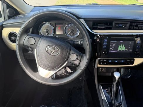 Used 2019 Toyota Corolla LE FWD image 15