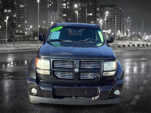 Used 2011 Dodge Nitro SXT image 4