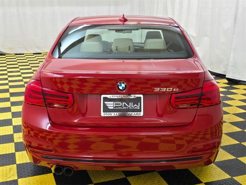 Used 2017 BMW 330e image 4