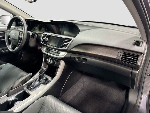 Used 2014 Honda Accord Touring image 28