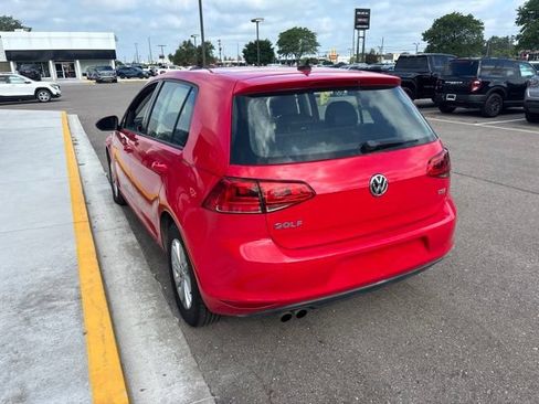 Used 2015 Volkswagen Golf 4-Door FWD image 8