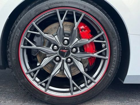 Used 2024 Chevrolet Corvette Stingray Preferred Cpe w/ Z51 Performance Package RWD image 13