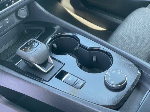 Certified 2024 Nissan Rogue SV AWD/4WD image 17
