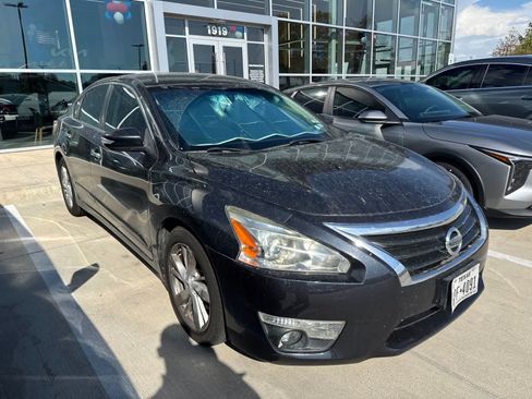 Used 2015 Nissan Altima 2.5 SL FWD image 2