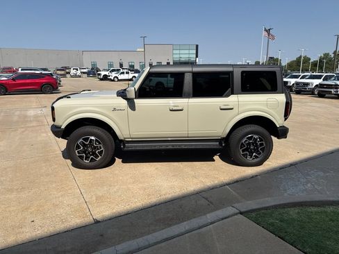 Used 2025 Ford Bronco Outer Banks AWD/4WD image 4