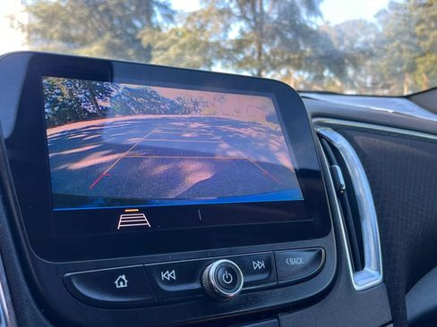 Used 2020 Chevrolet Malibu LT FWD image 13
