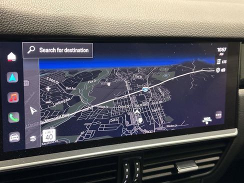 Used 2022 Porsche Cayenne Platinum Edition image 28