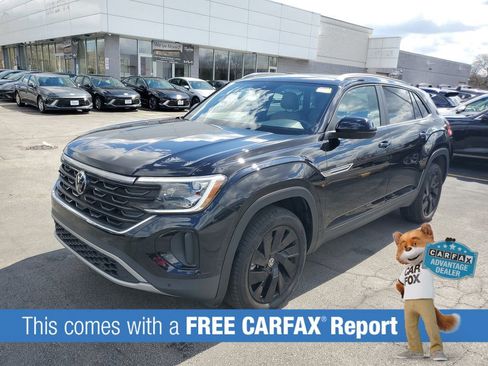 Used 2025 Volkswagen Atlas Cross Sport SE image 3