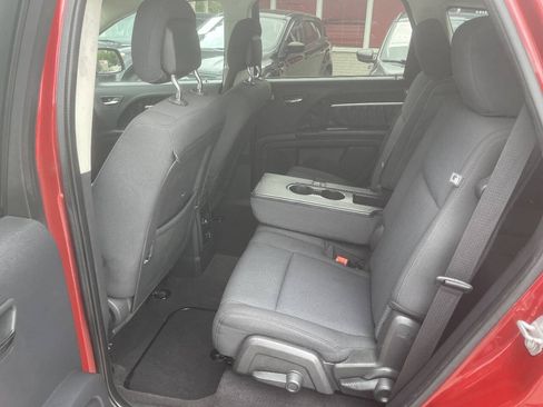 Used 2010 Dodge Journey SXT w/ Flexible Seating Group FWD image 23