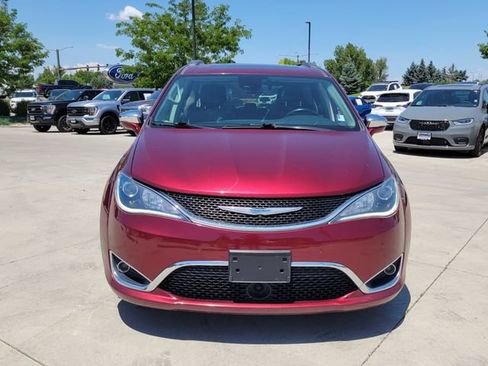 Used 2020 Chrysler Pacifica Limited w/ Advanced Safetytec Group FWD image 5