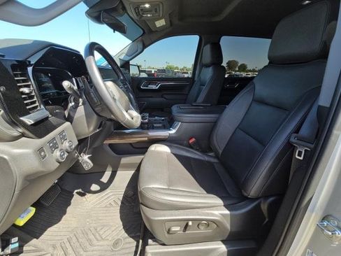Used 2022 Chevrolet Silverado 1500 LT Trail Boss w/ LT Trail Boss Premium Package AWD/4WD image 14