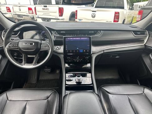 Used 2023 Jeep Grand Cherokee Limited AWD/4WD image 18