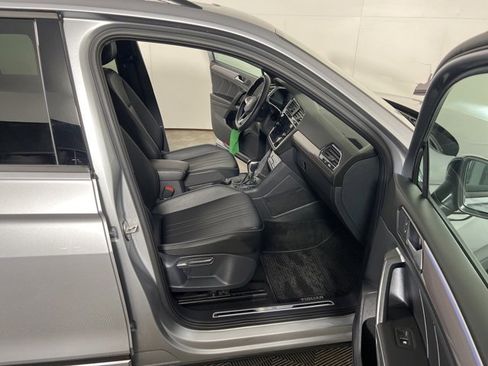 Used 2023 Volkswagen Tiguan SE R-Line image 29