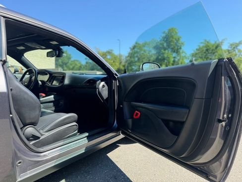 Used 2016 Dodge Challenger R/T Plus RWD image 8
