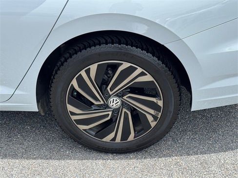 Used 2019 Volkswagen Jetta SEL Premium image 13
