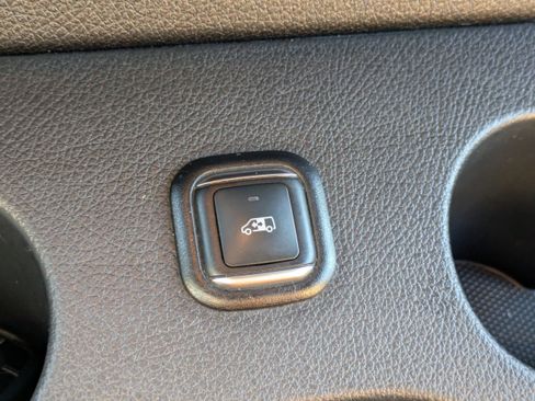 Used 2019 Mercedes-Benz Sprinter 1500 w/ Premium Plus Package image 21