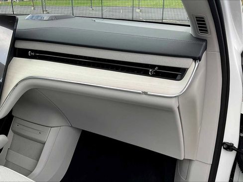 New 2025 Volvo EX90 Ultra image 28