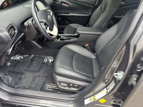 Used 2019 Toyota Prius Prime Advanced image 5