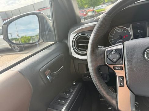 Used 2018 Toyota Tacoma Limited AWD/4WD image 29