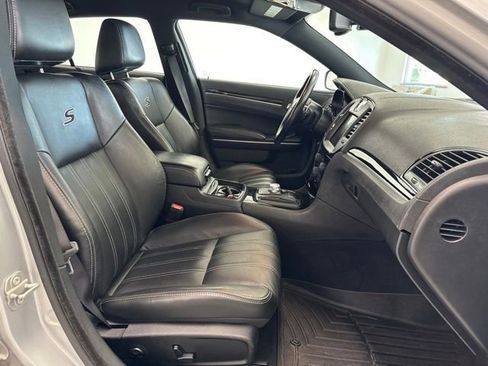 Used 2020 Chrysler 300 S RWD image 21