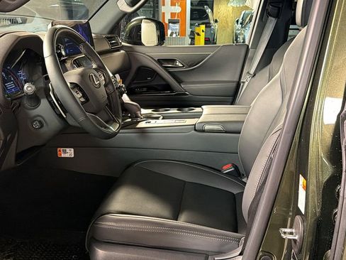 New 2025 Lexus LX 700h Luxury image 18