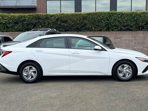 New 2026 Hyundai Elantra SE FWD image 5