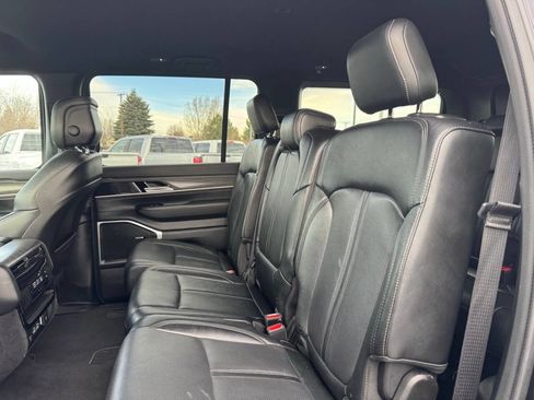 Used 2024 Jeep Wagoneer Series II w/ Flexible Seating Group image 12