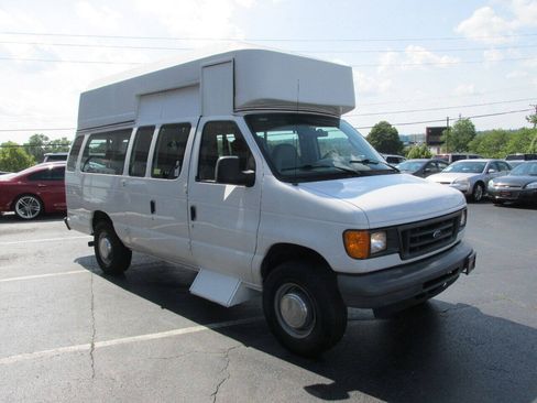 Used 2006 Ford E-350 and Econoline 350 Extended Super Duty RWD image 3