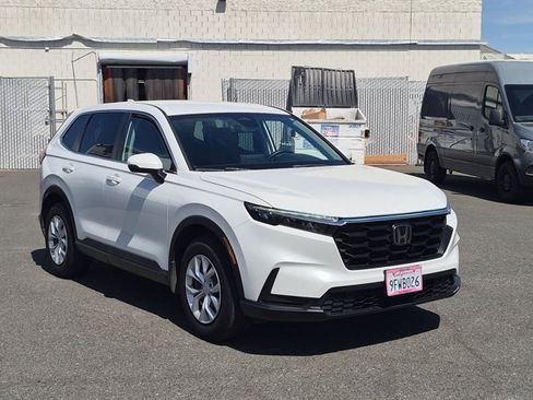 Used 2023 Honda CR-V LX image 3