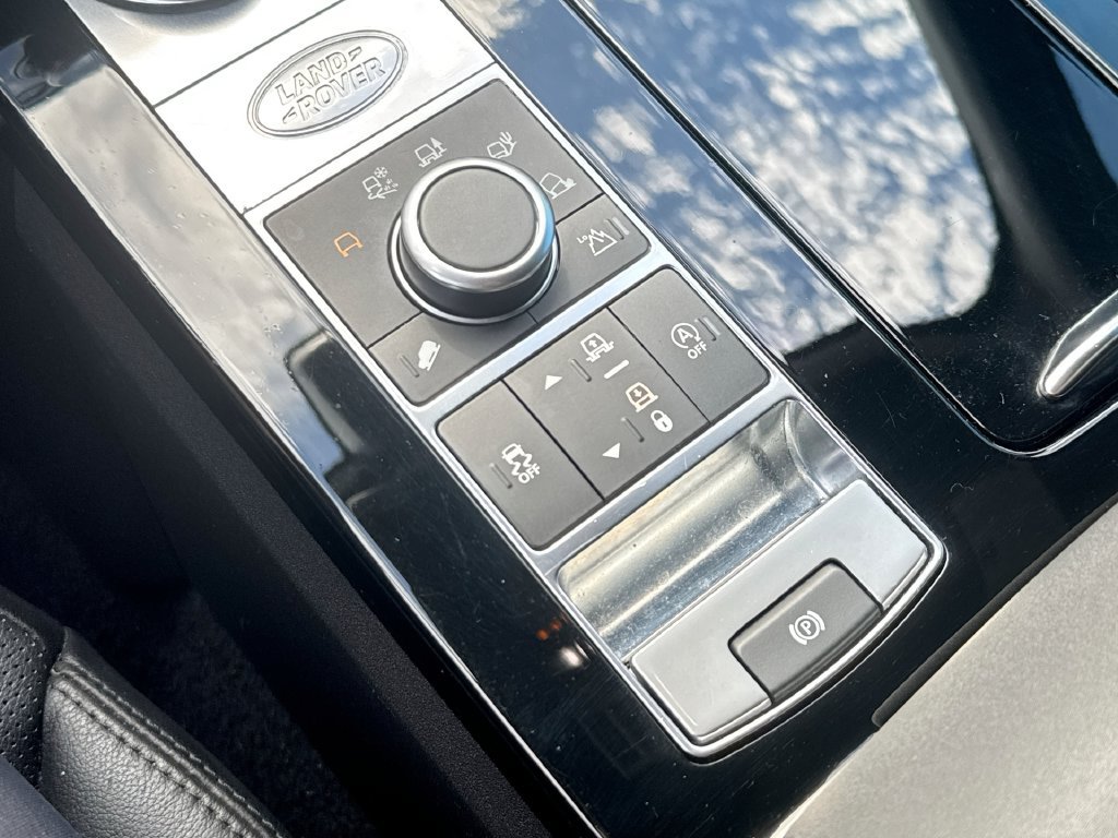 Used 2019 Land Rover Discovery HSE AWD/4WD image 26