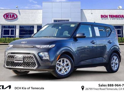 Certified 2022 Kia Soul S image 1