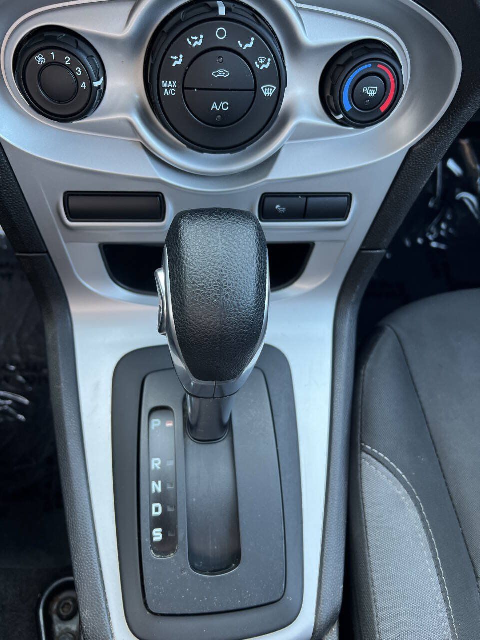 Used 2015 Ford Fiesta SE FWD image 20