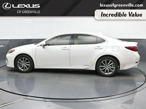 Used 2017 Lexus ES 300h w/ Luxury Package FWD image 5