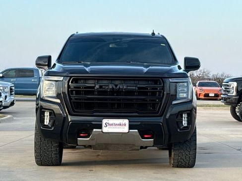 Used 2022 GMC Yukon AT4 image 2