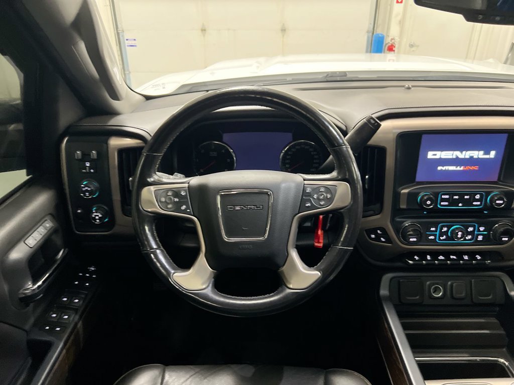 Used 2017 GMC Sierra 2500 Denali w/ Suspension Package, Off-Road AWD/4WD image 11