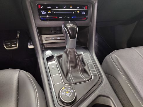 Certified 2024 Volkswagen Tiguan SE R-Line image 23