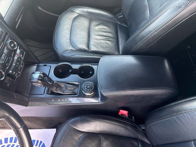 Used 2018 Ford Explorer XLT w/ Equipment Group 202A AWD/4WD image 29