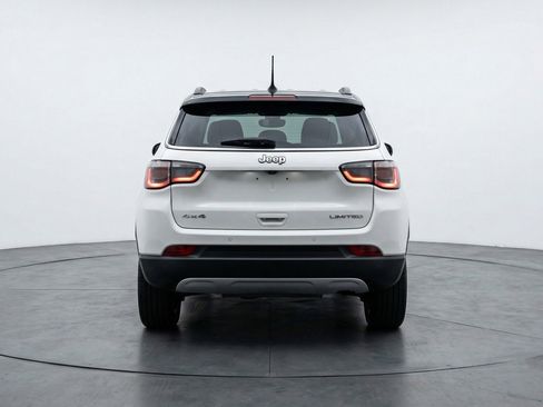 Used 2025 Jeep Compass Limited image 7