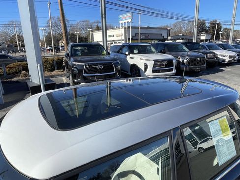 Used 2023 MINI Cooper S image 9