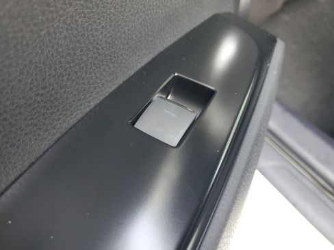 Used 2025 Toyota Camry SE image 14