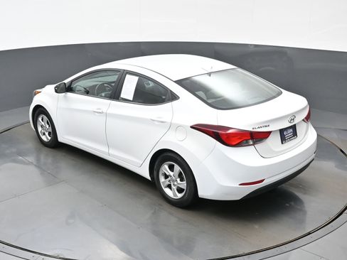 Used 2015 Hyundai Elantra SE FWD image 31
