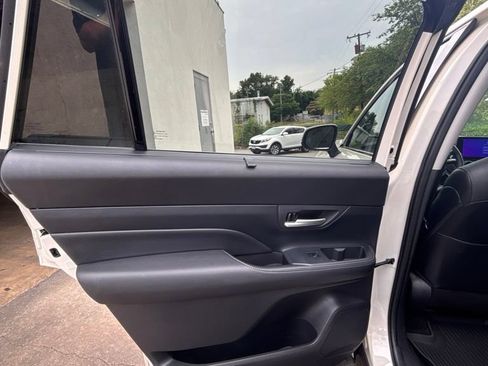 Used 2024 Toyota Grand Highlander AWD Hybrid image 17
