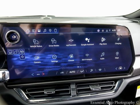 New 2026 Chevrolet Equinox EV LT image 13