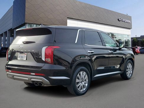 Certified 2023 Hyundai Palisade SE w/ Cargo Package image 2