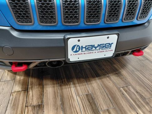 Used 2022 Jeep Cherokee Trailhawk w/ Sound & Nav Group AWD/4WD image 19