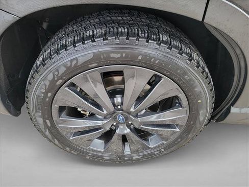 Used 2022 Subaru Ascent Onyx Edition image 11