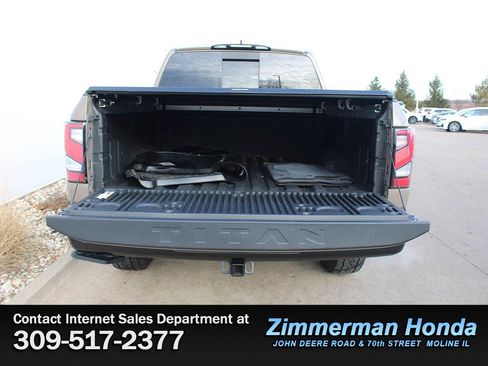 Used 2023 Nissan Titan PRO-4X w/ Pro-4x Convenience Package image 6