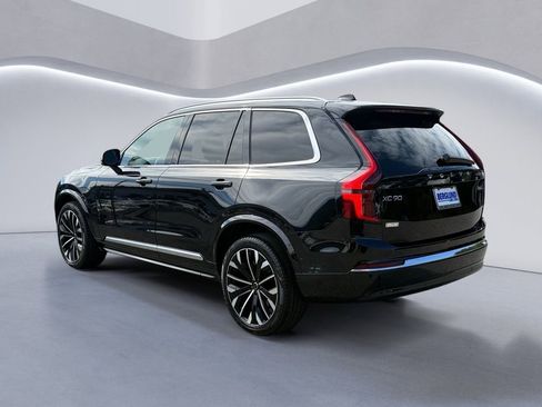 Certified 2025 Volvo XC90 B6 Plus image 5