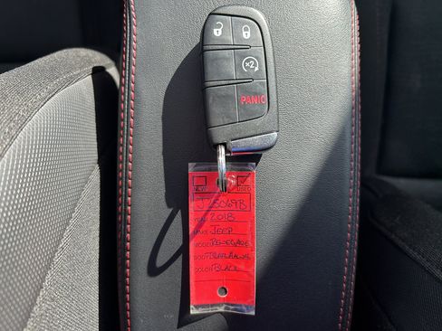 Used 2018 Jeep Renegade Trailhawk w/ UConnect 8.4 Nav Group image 22