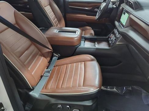 Used 2024 GMC Yukon Denali Ultimate AWD/4WD image 29